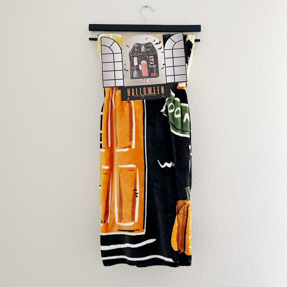 NEW Haunted House Shaped Themed Blanket